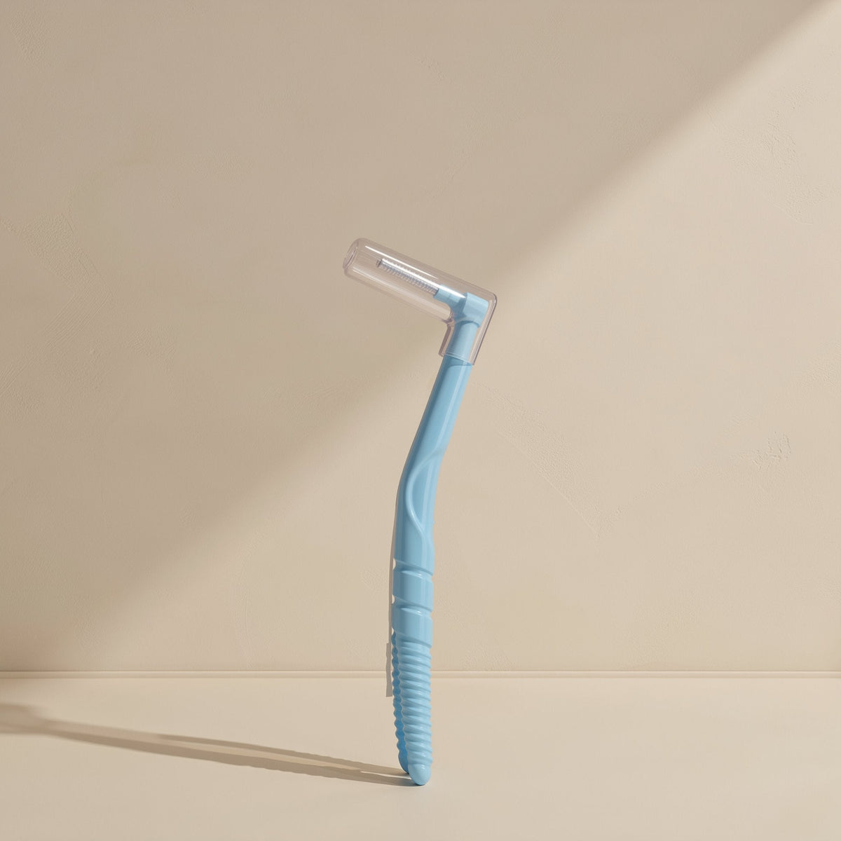 L-shaped interdental brush with a small head and ultra-fine, soft bristles - view 3