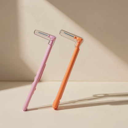 L-shaped interdental brush with a small head and ultra-fine, soft bristles - view 4