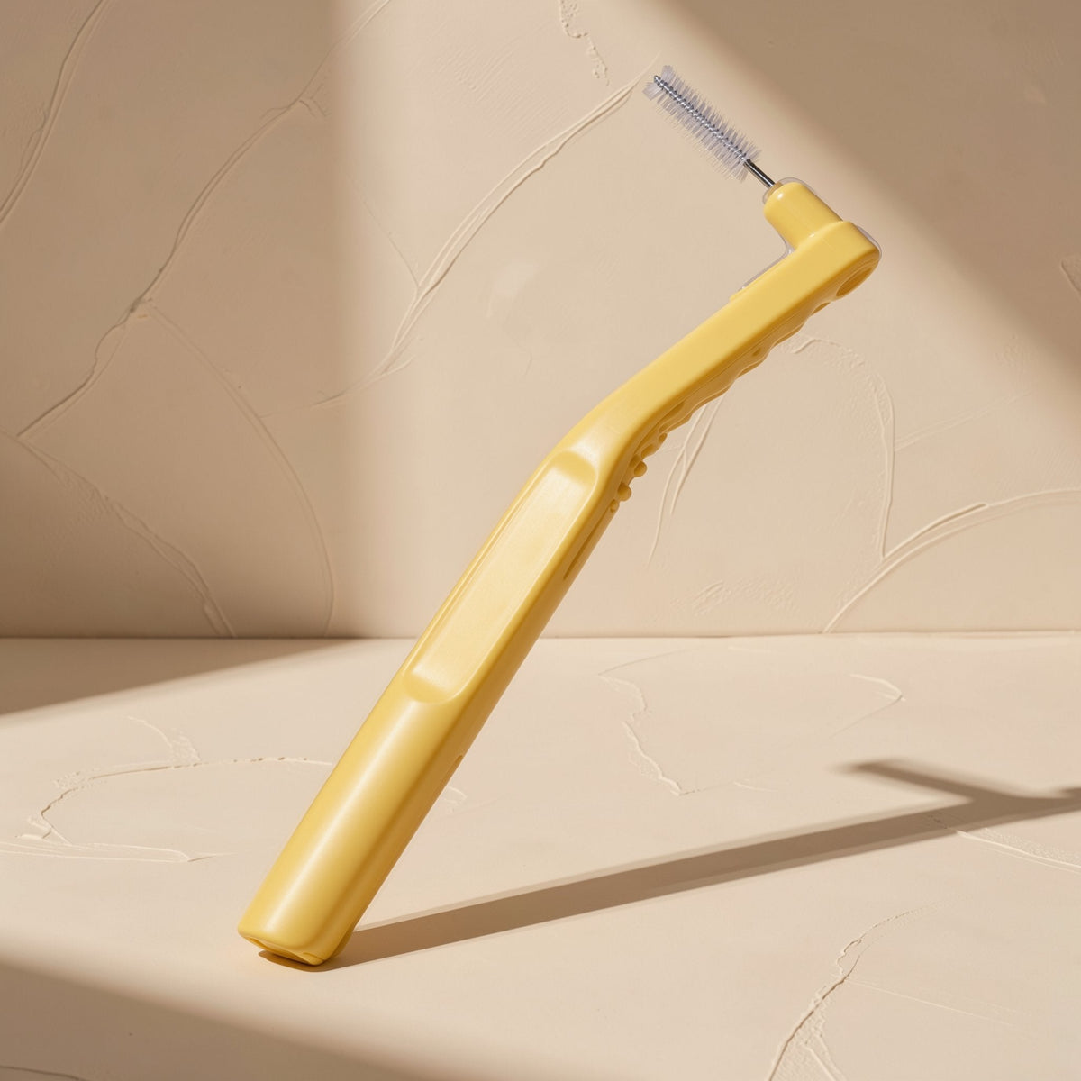 L-shaped manual interdental brush, with 10 brushes per bag - view 3