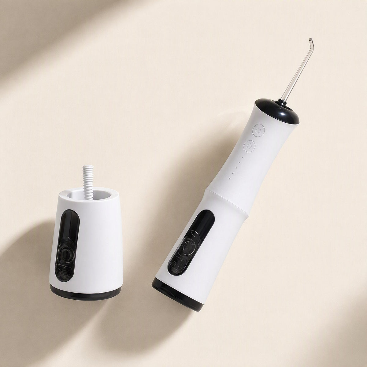 Adult household water flosser with a built-in battery and piston pump - view 2