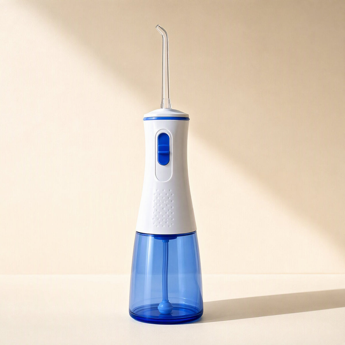 Adult household water flosser with a built-in battery and piston pump - view 4